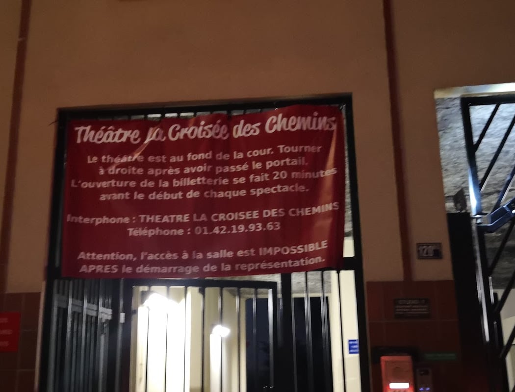Cendres sur les mains 4